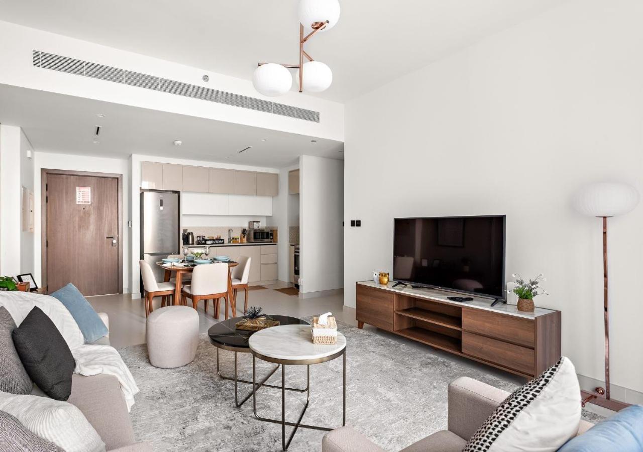 Full Sea View Marina Beachfront Escape With Private Apartment