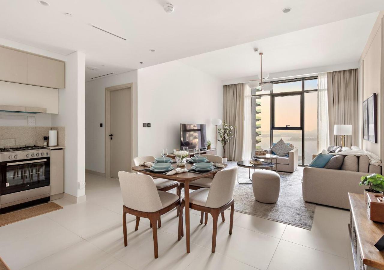 Full Sea View Marina Beachfront Escape With Private Apartment *