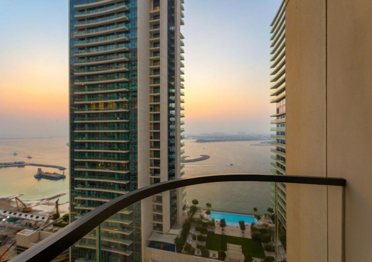 Full Sea View Marina Beachfront Escape With Private Apartment